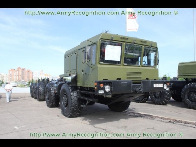 Tên lửa RS-26 được trang bị công nghệ tiên tiến như kỹ thuật dẫn đường đa phương thức, chủ động giúp tăng mức độ tấn công chính xác mục tiêu và độ bảo mật tốt hơn. RS-26 sử dụng động cơ tên lửa nhiên liệu rắn và hệ điều khiển quán tính truyền thống. RS-26 đạt trọng lượng phóng khoảng 60 tấn và tầm bắn tối thiểu 2.000km, tối đa trên 10.000km. (Trong ảnh: Xe chở tên lửa RS-26) Tên lửa RS-26 được trang bị công nghệ tiên tiến như kỹ thuật dẫn đường đa phương thức, chủ động giúp tăng mức độ tấn công chính xác mục tiêu và độ bảo mật tốt hơn. RS-26 sử dụng động cơ tên lửa nhiên liệu rắn và hệ điều khiển quán tính truyền thống. RS-26 đạt trọng lượng phóng khoảng 60 tấn và tầm bắn tối thiểu 2.000km, tối đa trên 10.000km. (Trong ảnh: Xe chở tên lửa RS-26)