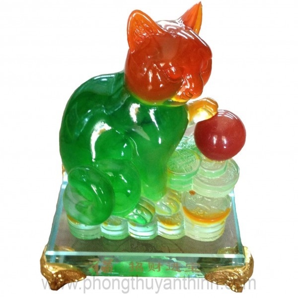 Tuổi Mão may mắn:
Tuổi Mão may mắnNgười tuổi Mão tính tình hòa nhã, điềm đạm, khéo léo trong quan hệ. Nổi tiếng là có khiếu thẩm mỹ tinh tế, những người tuổi Mão rất tao nhã, có văn hóa và có phần hơi phô trương. Họ thích rượu ngon, đồ ăn lạ miệng, quần áo thiết kế riêng, và các cuộc nói chuyện độc đáo.
Trong kinh doanh, người tuổi Mão rất giỏi thuyết phục. Người tuổi Mão nhanh chóng thành đạt trên con đường sự nghiệp là nhờ óc phán đoán xuất sắc, khả năng tư vấn chính xác và phong cách hòa nhã, lịch thiệp. Bởi vì không có nhiều kẻ thù, nên người tuổi Mão thường ít khi gặp rắc rối. Người tuổi Mão sống theo các nguyên tắc bất di bất dịch và sẽ không bao giờ qua cầu rút ván. Phụ nữ tuổi Mão nhân hậu, chu đáo, luôn quan tâm chăm sóc người khác nhưng cũng thiếu sâu sắc.
Những người nổi tiếng tuổi Mão: nhà bác học Albert Einstein, nam tài tử Orson Welles, tên cướp nổi tiếng John Dillinger, nhà tài phiệt David Pockefeller, Đức vua Olav 5 của Nauy, Hoàng hậu Jane Seymour, diễn viên Nicholas Cage, Chủ tịch Cuba Fidel Castro, nhà sản xuất phim Francis Ford Coppola, ca sĩ Sting. Tuổi Mão may mắn:
Tuổi Mão may mắnNgười tuổi Mão tính tình hòa nhã, điềm đạm, khéo léo trong quan hệ. Nổi tiếng là có khiếu thẩm mỹ tinh tế, những người tuổi Mão rất tao nhã, có văn hóa và có phần hơi phô trương. Họ thích rượu ngon, đồ ăn lạ miệng, quần áo thiết kế riêng, và các cuộc nói chuyện độc đáo.
Trong kinh doanh, người tuổi Mão rất giỏi thuyết phục. Người tuổi Mão nhanh chóng thành đạt trên con đường sự nghiệp là nhờ óc phán đoán xuất sắc, khả năng tư vấn chính xác và phong cách hòa nhã, lịch thiệp. Bởi vì không có nhiều kẻ thù, nên người tuổi Mão thường ít khi gặp rắc rối. Người tuổi Mão sống theo các nguyên tắc bất di bất dịch và sẽ không bao giờ qua cầu rút ván. Phụ nữ tuổi Mão nhân hậu, chu đáo, luôn quan tâm chăm sóc người khác nhưng cũng thiếu sâu sắc.
Những người nổi tiếng tuổi Mão: nhà bác học Albert Einstein, nam tài tử Orson Welles, tên cướp nổi tiếng John Dillinger, nhà tài phiệt David Pockefeller, Đức vua Olav 5 của Nauy, Hoàng hậu Jane Seymour, diễn viên Nicholas Cage, Chủ tịch Cuba Fidel Castro, nhà sản xuất phim Francis Ford Coppola, ca sĩ Sting.