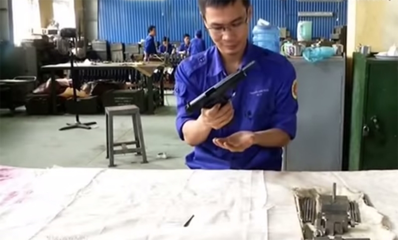 Quy trình cải tiến súng ngắn K-54VN đã tạo ra phiên bản K-14 có nhiều điểm khác biệt như: nòng súng được thiết kế dài hơn K-54VN 11 mm. Kích thước nòng súng, buồng đạn, đường kính ngoài và các thông số khác chuẩn xác hơn. Quy trình cải tiến súng ngắn K-54VN đã tạo ra phiên bản K-14 có nhiều điểm khác biệt như: nòng súng được thiết kế dài hơn K-54VN 11 mm. Kích thước nòng súng, buồng đạn, đường kính ngoài và các thông số khác chuẩn xác hơn.