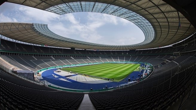 Ngày 23.5.2013, Liên đoàn Bóng đá Châu Âu chính thức chọn sân Olympic ở thủ đô Berlin là nơi diễn ra trận chung kết Champions League 2014/15. Sân vận động này có sức chứa đến 74.244 chỗ ngồi. Ngày 23.5.2013, Liên đoàn Bóng đá Châu Âu chính thức chọn sân Olympic ở thủ đô Berlin là nơi diễn ra trận chung kết Champions League 2014/15. Sân vận động này có sức chứa đến 74.244 chỗ ngồi.