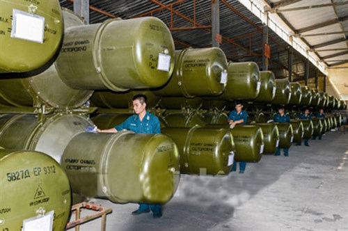Theo đó, đài điều khiển SNR-125-2TM có phạm vi bắt mục tiêu diện tích phản xạ sóng radar (RCS) 0,02m2 ở cự ly 100km (trước nâng cấp chỉ là 80km). Thời gian để khóa một mục tiêu nguy hiểm trong nhóm mục tiêu phát hiện được chỉ mất 3 giây. Theo đó, đài điều khiển SNR-125-2TM có phạm vi bắt mục tiêu diện tích phản xạ sóng radar (RCS) 0,02m2 ở cự ly 100km (trước nâng cấp chỉ là 80km). Thời gian để khóa một mục tiêu nguy hiểm trong nhóm mục tiêu phát hiện được chỉ mất 3 giây.