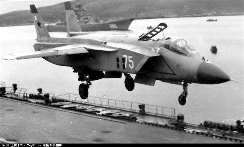 Năm 1977, Yakovlev được “bật đèn xanh” để phát triển và nghiên cứu đầy đủ với tên gọi Yak-141. Đến tháng 3/1987, tiêm kích Yak-141 thực hiện chuyến bay thử nghiệm đầu tiên. Trong tháng 4/1991, phi công thử nghiệm Andrei Sintsyn thiết lập 12 kỷ lục thế giới trên chiếc Yak-141. Năm 1977, Yakovlev được “bật đèn xanh” để phát triển và nghiên cứu đầy đủ với tên gọi Yak-141. Đến tháng 3/1987, tiêm kích Yak-141 thực hiện chuyến bay thử nghiệm đầu tiên. Trong tháng 4/1991, phi công thử nghiệm Andrei Sintsyn thiết lập 12 kỷ lục thế giới trên chiếc Yak-141.