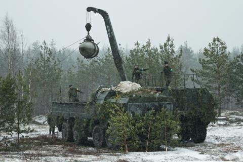 Kế hoạch đưa loại vũ khí chiến thuật này đến Kaliningrad của Nga khiến cho Tổng thư ký NATO Jens Stoltenberg phải thừa nhận nó sẽ làm thay đổi cán cân an ninh ở châu Âu. Kế hoạch đưa loại vũ khí chiến thuật này đến Kaliningrad của Nga khiến cho Tổng thư ký NATO Jens Stoltenberg phải thừa nhận nó sẽ làm thay đổi cán cân an ninh ở châu Âu.