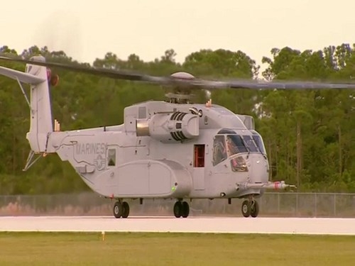 Ngày 27/10, hãng chế tạo Sikorsky Aircraft lần đầu tiên cho trực thăng vận tải CH-53K King Stallion cất cánh thành công. Theo giới thiệu của nhà sản xuất, đây là trực thăng vận tải được sản xuất với nhiều công nghệ hàng đầu hiện nay của Mỹ. Ngày 27/10, hãng chế tạo Sikorsky Aircraft lần đầu tiên cho trực thăng vận tải CH-53K King Stallion cất cánh thành công. Theo giới thiệu của nhà sản xuất, đây là trực thăng vận tải được sản xuất với nhiều công nghệ hàng đầu hiện nay của Mỹ.