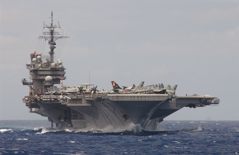 Ngày 17/10/2000, trên khu vực eo biển Triều Tiên, hai máy bay trinh sát Su-24MR và hai tiêm kích Su-27 đã bất ngờ viếng thăm và lượn vài vòng \ Ngày 17/10/2000, trên khu vực eo biển Triều Tiên, hai máy bay trinh sát Su-24MR và hai tiêm kích Su-27 đã bất ngờ viếng thăm và lượn vài vòng \