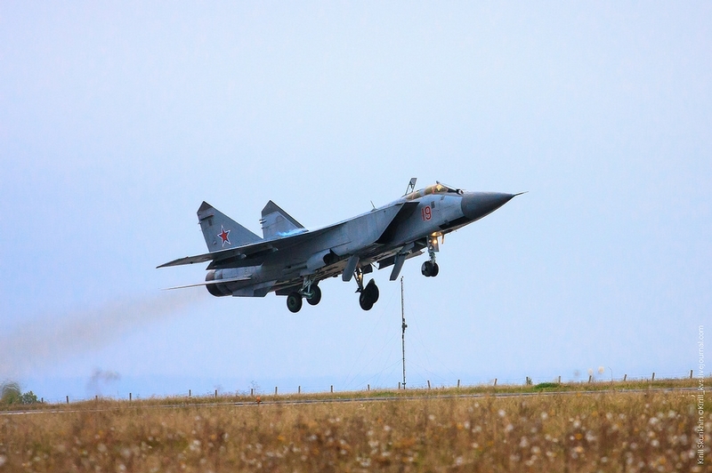 Thông tin này được Bộ Quốc phòng Nga cho biết trong một thông báo MIG-31 đã đâm xuống khu vực rừng núi cách thị trấn Kansk khoảng 40km về phía Tây Bắc. Hai phi công đã an toàn và liên lạc với trung tâm chỉ huy. Bộ Quốc phòng Nga nhận định trục trặc kỹ thuật có thể là nguyên nhân gây ra tai nạn trên. Thông tin này được Bộ Quốc phòng Nga cho biết trong một thông báo MIG-31 đã đâm xuống khu vực rừng núi cách thị trấn Kansk khoảng 40km về phía Tây Bắc. Hai phi công đã an toàn và liên lạc với trung tâm chỉ huy. Bộ Quốc phòng Nga nhận định trục trặc kỹ thuật có thể là nguyên nhân gây ra tai nạn trên.