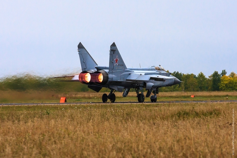 Bất chếp MiG-31 liên tiếp gặp nạn đây vẫn là dòng chiến đấu cơ có độ tin cậy rất cao với Không quân Nga và dòng máy bay duy nhất trên thế giới có thể khiến máy bay siêu thanh SR-71 của CIA, Mỹ khiếp sợ. Bất chếp MiG-31 liên tiếp gặp nạn đây vẫn là dòng chiến đấu cơ có độ tin cậy rất cao với Không quân Nga và dòng máy bay duy nhất trên thế giới có thể khiến máy bay siêu thanh SR-71 của CIA, Mỹ khiếp sợ.