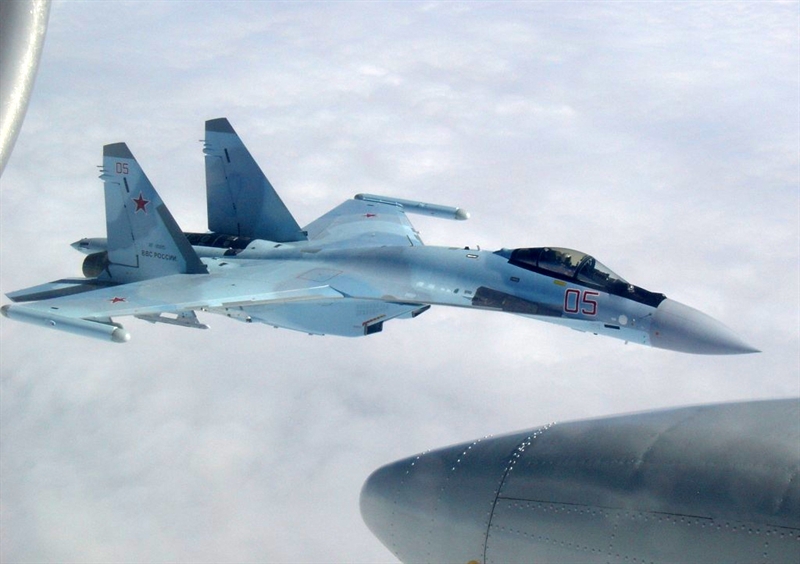 Được biết, để đến được Syria, những chiếc Su-35S đã xuất phát từ một sân bay ở Volga (vùng Astrakhan phía Tây nam Nga) và phải bay qua không phận Iran và Iraq. Bay cùng phi đội Su-35S còn có 1 máy bay Tu-154. Được biết, để đến được Syria, những chiếc Su-35S đã xuất phát từ một sân bay ở Volga (vùng Astrakhan phía Tây nam Nga) và phải bay qua không phận Iran và Iraq. Bay cùng phi đội Su-35S còn có 1 máy bay Tu-154.