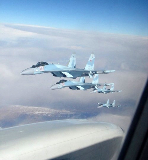 Bốn chiếc Su-35S này là chiếc thứ 37 - 40 do Nhà máy Sukhoi sản xuất, cung cấp cho Không quân Nga theo hợp đồng giao 48 chiếc ký vào tháng 8/2009. Bốn chiếc Su-35S này là chiếc thứ 37 - 40 do Nhà máy Sukhoi sản xuất, cung cấp cho Không quân Nga theo hợp đồng giao 48 chiếc ký vào tháng 8/2009.