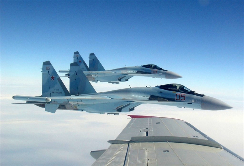 Theo nguồn tin này, bốn chiếc Su-35S này có số hiệu lần lượt là 03, 04, 05, 06 trên thân vừa mới được bàn giao cho Không quân Nga hồi tháng 10 và 11/2015. Theo nguồn tin này, bốn chiếc Su-35S này có số hiệu lần lượt là 03, 04, 05, 06 trên thân vừa mới được bàn giao cho Không quân Nga hồi tháng 10 và 11/2015.