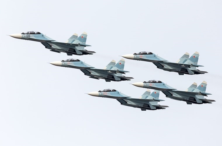 Tại triển lãm hàng không Singapore Air Show, công ty Sukhoi Nga đã chính thức giới thiệu ra thị trường thế giới phiên bản xuất khẩu của thế hệ tiêm kích đa năng Su-30SM cực kì hiện đại. Mẫu xuất khẩu sẽ được định danh là Su-30SME (E là phiên bản xuất khẩu). Tại triển lãm hàng không Singapore Air Show, công ty Sukhoi Nga đã chính thức giới thiệu ra thị trường thế giới phiên bản xuất khẩu của thế hệ tiêm kích đa năng Su-30SM cực kì hiện đại. Mẫu xuất khẩu sẽ được định danh là Su-30SME (E là phiên bản xuất khẩu).