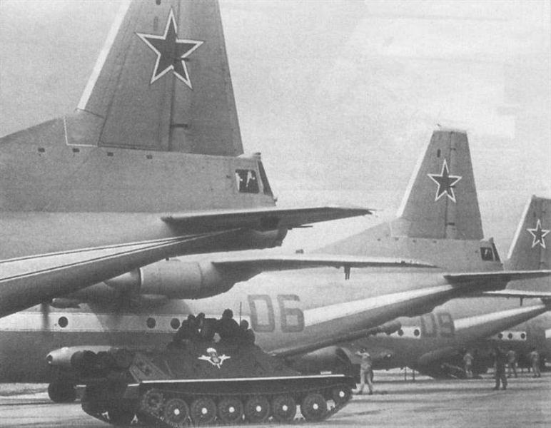 Pháo tự hành ASU-85 được dùng chi viện hỏa lực cho bộ binh tiến công hoặc phòng ngự, nó có khả năng diệt xe tăng, xe bọc thép hạng nhẹ. Một trong những ưu điểm đáng nể của loại pháo này chính là tương đối nhỏ gọn nhưng có khả năng cơ động nhanh trên nhiều địa hình, kể cả những nơi lầy lội, hoặc có độ dốc lớn, đảm bảo theo sát chi viện hỏa lực cho các cánh quân, kể cả trong hành tiến tốc độ cao. Pháo tự hành ASU-85 được dùng chi viện hỏa lực cho bộ binh tiến công hoặc phòng ngự, nó có khả năng diệt xe tăng, xe bọc thép hạng nhẹ. Một trong những ưu điểm đáng nể của loại pháo này chính là tương đối nhỏ gọn nhưng có khả năng cơ động nhanh trên nhiều địa hình, kể cả những nơi lầy lội, hoặc có độ dốc lớn, đảm bảo theo sát chi viện hỏa lực cho các cánh quân, kể cả trong hành tiến tốc độ cao.