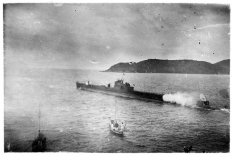 Ngày 15/6/1939, tàu ngầm Phénix của Pháp vĩnh viễn nằm lại dưới vịnh Cam Ranh kéo theo thủy thủ đoàn 71 người trong một cuộc diễn tập được cho là không có gì quá phức tạp, cũng như không phải là trong tình huống chiến đấu. Mọi nỗ lực cứu hộ trong những ngày đó hoàn toàn vô vọng, nguyên nhân vụ tai nạn cũng không bao giờ được công bố bởi đơn giản người ta cũng không rõ chuyện gì đã xảy ra. Ngày 15/6/1939, tàu ngầm Phénix của Pháp vĩnh viễn nằm lại dưới vịnh Cam Ranh kéo theo thủy thủ đoàn 71 người trong một cuộc diễn tập được cho là không có gì quá phức tạp, cũng như không phải là trong tình huống chiến đấu. Mọi nỗ lực cứu hộ trong những ngày đó hoàn toàn vô vọng, nguyên nhân vụ tai nạn cũng không bao giờ được công bố bởi đơn giản người ta cũng không rõ chuyện gì đã xảy ra.
