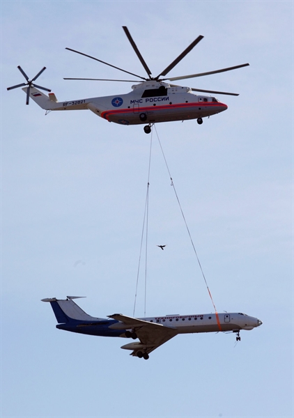 Ngoài ra, một số phiên bản của Mi-26 dễ dàng cất cánh cùng với 150 người trên khoang hoặc lượng hàng lên tới 25 tấn. Với hai động cơ 8 cánh quạt hoạt động độc lập, Mi-26 có thể cất cánh với trọng lượng tối đa lên tới 56 tấn. Ngoài ra, một số phiên bản của Mi-26 dễ dàng cất cánh cùng với 150 người trên khoang hoặc lượng hàng lên tới 25 tấn. Với hai động cơ 8 cánh quạt hoạt động độc lập, Mi-26 có thể cất cánh với trọng lượng tối đa lên tới 56 tấn.