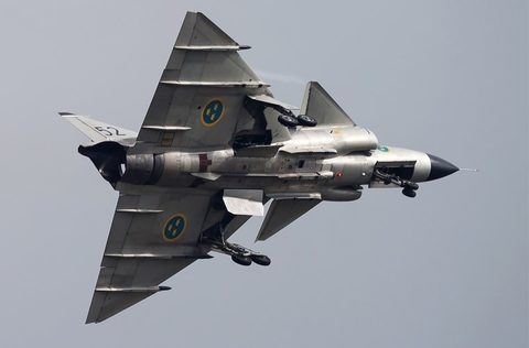 Tuy nhiên, nguồn tin này không cho biết cụ thể thời gian diễn ra tình huống này. Để khóa được chiếc máy bay bay nhanh nhất thế giới của Mỹ, JA-37 Viggen đã phải thực hiện chiến thuật dự báo đường bay, kết hợp với hệ thống radar mặt để mai phục sẵn. Tuy nhiên, nguồn tin này không cho biết cụ thể thời gian diễn ra tình huống này. Để khóa được chiếc máy bay bay nhanh nhất thế giới của Mỹ, JA-37 Viggen đã phải thực hiện chiến thuật dự báo đường bay, kết hợp với hệ thống radar mặt để mai phục sẵn.