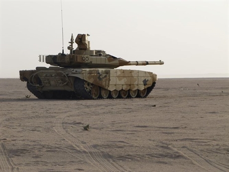 Thông tin Kuwait công khai muốn mua xe tăng T-90MS thực sự gây bất ngờ với Mỹ bởi đây là thị trường lâu năm của nước này. Đặc biệt hiện nay, quốc gia Trung Đông này đang sở hữu khoảng 200 xe tăng Abrams do Mỹ sản xuất. Thông tin Kuwait công khai muốn mua xe tăng T-90MS thực sự gây bất ngờ với Mỹ bởi đây là thị trường lâu năm của nước này. Đặc biệt hiện nay, quốc gia Trung Đông này đang sở hữu khoảng 200 xe tăng Abrams do Mỹ sản xuất.