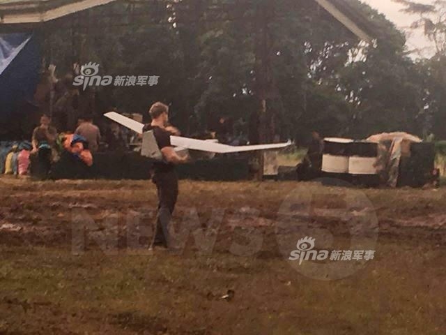 Hãng Reuters dẫn nguồn tin quân sự Ukraine cho biết, số UAV trị giá hàng triệu USD do Mỹ cung cấp cho quân đội nước này trong cuộc chiến chống lại lực lượng ly khai ở miền Đông đang chứng minh sự không hiệu quả trong việc gây nhiễu và tấn công mạng máy tính của đối phương. Hãng Reuters dẫn nguồn tin quân sự Ukraine cho biết, số UAV trị giá hàng triệu USD do Mỹ cung cấp cho quân đội nước này trong cuộc chiến chống lại lực lượng ly khai ở miền Đông đang chứng minh sự không hiệu quả trong việc gây nhiễu và tấn công mạng máy tính của đối phương.