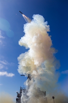 Chuyên gia quân sự Sydney J. Freedberg Jr của Lockheed Martin cho biết, với trí tuệ nhân tạo, LRASM là bước tiến lớn từ chương trình tên lửa không đối đất AGM-158 JASSM. Chuyên gia quân sự Sydney J. Freedberg Jr của Lockheed Martin cho biết, với trí tuệ nhân tạo, LRASM là bước tiến lớn từ chương trình tên lửa không đối đất AGM-158 JASSM.