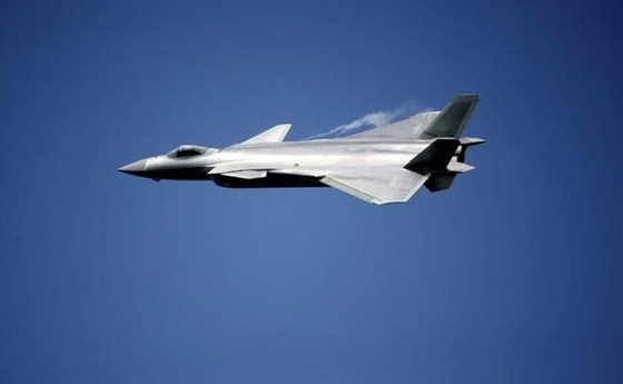 Việc chiến đấu cơ tàng hình J-20 không được cho phép xuất khẩu có thể khiến đơn vị chịu trách nhiệm chế tạo mẫu máy bay này là Tập đoàn công nghiệp hàng không Thành Đô thất vọng, do công ty này đã từng được phép xuất khẩu các chiến đấu cơ J-10 và JF-17. Tuy đã sản xuất khá nhiều nguyên mẫu nhưng đến nay tính năng tàng hình của tiêm kích J-20 vẫn là một ẩn số. Việc chiến đấu cơ tàng hình J-20 không được cho phép xuất khẩu có thể khiến đơn vị chịu trách nhiệm chế tạo mẫu máy bay này là Tập đoàn công nghiệp hàng không Thành Đô thất vọng, do công ty này đã từng được phép xuất khẩu các chiến đấu cơ J-10 và JF-17. Tuy đã sản xuất khá nhiều nguyên mẫu nhưng đến nay tính năng tàng hình của tiêm kích J-20 vẫn là một ẩn số.