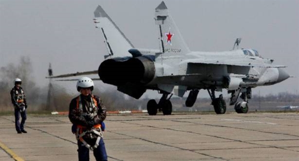 Thông tin bất ngờ này được chuyên gia Charlie Gao của tờ The National Interest cho biết trong bài viết mới đây của mình, Nga đang tiến hành các công việc để tạo ra máy bay chiến đấu đánh chặn thế hệ tiếp theo, dần dần sẽ thay thế MiG-31 và đó là tiêm kích MiG-41. Thông tin bất ngờ này được chuyên gia Charlie Gao của tờ The National Interest cho biết trong bài viết mới đây của mình, Nga đang tiến hành các công việc để tạo ra máy bay chiến đấu đánh chặn thế hệ tiếp theo, dần dần sẽ thay thế MiG-31 và đó là tiêm kích MiG-41.