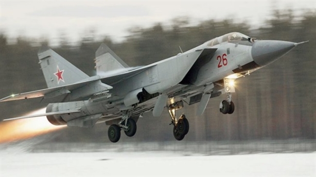 Mặc dù máy bay Su-57 mới của Nga hầu như có thể đảm nhiệm chức năng của một phi cơ đánh chặn, tuy nhiên có một vài lý do Nga cần thiết phải tạo ra một phương tiện chiến đấu mới. Đặc biệt, Nga hy vọng rằng tổ hợp hàng không đánh chặn tầm xa MiG-41, giống như hai loại máy bay tiền nhiệm là MiG-31 và MiG-25, sẽ có tính năng đa mục tiêu. Mặc dù máy bay Su-57 mới của Nga hầu như có thể đảm nhiệm chức năng của một phi cơ đánh chặn, tuy nhiên có một vài lý do Nga cần thiết phải tạo ra một phương tiện chiến đấu mới. Đặc biệt, Nga hy vọng rằng tổ hợp hàng không đánh chặn tầm xa MiG-41, giống như hai loại máy bay tiền nhiệm là MiG-31 và MiG-25, sẽ có tính năng đa mục tiêu.