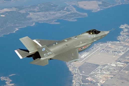 Giới quân sự Mỹ cho rằng, việc sử dụng F-35 để thực hiện các cuộc tấn công vũ khí hạt nhân công suất nhỏ sẽ mở ra triển vọng mới ở cấp độ chiến thuật và chiến dịch cho lực lượng vũ trang nước này. Kẻ thù tiềm năng sẽ khó đối phó với tốc độ, khả năng cơ động và khả năng bay ở độ cao thấp khác nhau của F-35. Giới quân sự Mỹ cho rằng, việc sử dụng F-35 để thực hiện các cuộc tấn công vũ khí hạt nhân công suất nhỏ sẽ mở ra triển vọng mới ở cấp độ chiến thuật và chiến dịch cho lực lượng vũ trang nước này. Kẻ thù tiềm năng sẽ khó đối phó với tốc độ, khả năng cơ động và khả năng bay ở độ cao thấp khác nhau của F-35.