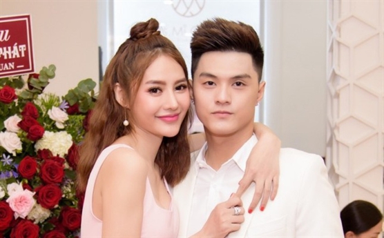 Cô đang hạnh phúc bên Lâm Vinh Hải. Mối tình này cũng dần được dư luận thay đổi thái độ, Linh Chi dù không còn ồn ào như trước nhưng hạnh phúc với cuộc sống hiện tại. Cô đang hạnh phúc bên Lâm Vinh Hải. Mối tình này cũng dần được dư luận thay đổi thái độ, Linh Chi dù không còn ồn ào như trước nhưng hạnh phúc với cuộc sống hiện tại.