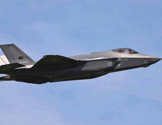 Nhưng vấn đề nghiêm trọng hơn với chính quân đội Mỹ và tất cả những khách hàng mua F-35 là đều không thể cho chiến đấu cơ tàng hình này phát huy hết khả năng tấn công mạnh nhất của mình khi thiếu tên lửa tàng hình SOM-J do nhà thầu quốc phòng Rocketsan của Thổ Nhĩ Kỳ sản xuất. Nhưng vấn đề nghiêm trọng hơn với chính quân đội Mỹ và tất cả những khách hàng mua F-35 là đều không thể cho chiến đấu cơ tàng hình này phát huy hết khả năng tấn công mạnh nhất của mình khi thiếu tên lửa tàng hình SOM-J do nhà thầu quốc phòng Rocketsan của Thổ Nhĩ Kỳ sản xuất.