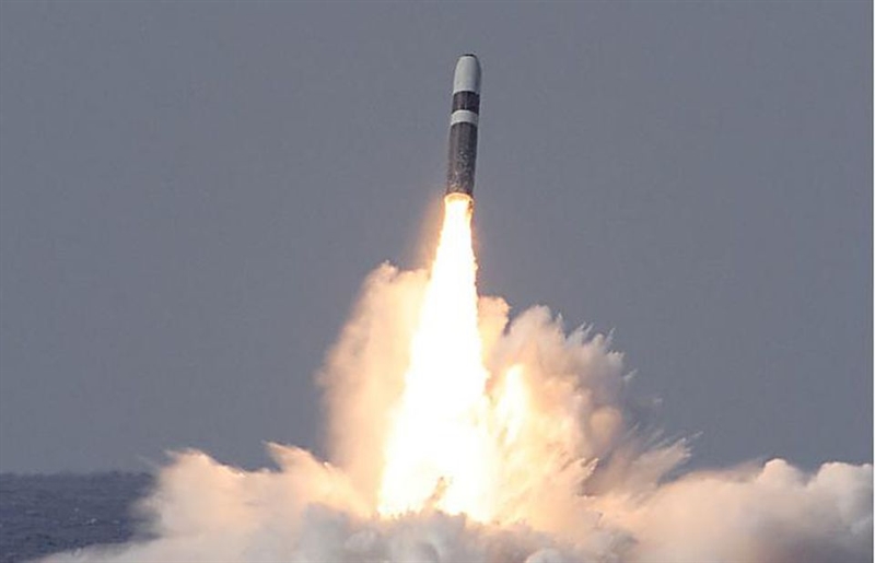 Không chấp nhận sự thua kém trước Mỹ, Nga đã quyết định nâng cấp tên lửa SLBM chiến lược của mình khiến mọi thông số của Bulava tương đương với tên lửa Trident II D5 của Mỹ. Ngoài ra, sau khi hoàn thành nâng cấp, hệ thống điều khiển của SLBM Bulava được cho là sẽ hoàn thiện hơn Trident II D5. Đặc biệt, Bulava có nhiều thủ pháp hiện đại để chọc thủng hệ thống phòng chống tên lửa của đối phương. Không chấp nhận sự thua kém trước Mỹ, Nga đã quyết định nâng cấp tên lửa SLBM chiến lược của mình khiến mọi thông số của Bulava tương đương với tên lửa Trident II D5 của Mỹ. Ngoài ra, sau khi hoàn thành nâng cấp, hệ thống điều khiển của SLBM Bulava được cho là sẽ hoàn thiện hơn Trident II D5. Đặc biệt, Bulava có nhiều thủ pháp hiện đại để chọc thủng hệ thống phòng chống tên lửa của đối phương.