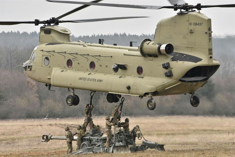 Mục tiêu nâng cấp CH-47 Chinook lần này là cho phép các máy bay trực thăng ra đời từ thập niên 60 ở thế kỷ trước có tuổi thọ đến năm 60 của thế kỷ 21, để trang bị cho toàn bộ lực lượng quân đội Mỹ hiện tại lẫn tương lai và có thể cạnh tranh với Mi-26 của Nga. Mục tiêu nâng cấp CH-47 Chinook lần này là cho phép các máy bay trực thăng ra đời từ thập niên 60 ở thế kỷ trước có tuổi thọ đến năm 60 của thế kỷ 21, để trang bị cho toàn bộ lực lượng quân đội Mỹ hiện tại lẫn tương lai và có thể cạnh tranh với Mi-26 của Nga.