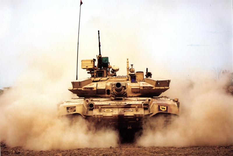 Vụ nổ nòng pháo của tăng T-90 được Bộ Quốc phòng Ấn Độ cho biết trong một thông báo, vụ việc xảy ra tại thao trường Mahajan, nằm gần biên giới với Pakistan khiến một binh sĩ thuộc tổ lái thiệt mạng. Vụ nổ nòng pháo của tăng T-90 được Bộ Quốc phòng Ấn Độ cho biết trong một thông báo, vụ việc xảy ra tại thao trường Mahajan, nằm gần biên giới với Pakistan khiến một binh sĩ thuộc tổ lái thiệt mạng.
