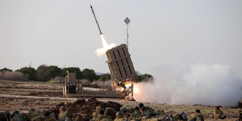 Theo trang AMN và Avia, tình trạng tác chiến yếu kém của cả hệ thống phòng thủ Israel vừa qua đã được giải thích một cách khá hợp lý. Hóa ra từ lãnh thổ Syria, các hệ thống tác chiến điện tử (EW) công suất lớn đã phát động tấn công áp chế. Theo trang AMN và Avia, tình trạng tác chiến yếu kém của cả hệ thống phòng thủ Israel vừa qua đã được giải thích một cách khá hợp lý. Hóa ra từ lãnh thổ Syria, các hệ thống tác chiến điện tử (EW) công suất lớn đã phát động tấn công áp chế.