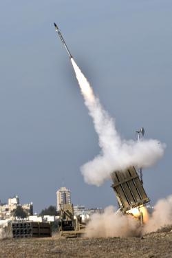Dù không rõ hệ thống EW của bên nào tại Syria áp chế như tuyên bố của IDF nhưng theo trang Defense Post, việc Nga triển khai các hệ thống tác chiến điện tử mới đến Syria đã giúp lực lượng này đối phó hiệu quả trước các cuộc không kích từ bên ngoài. Dù không rõ hệ thống EW của bên nào tại Syria áp chế như tuyên bố của IDF nhưng theo trang Defense Post, việc Nga triển khai các hệ thống tác chiến điện tử mới đến Syria đã giúp lực lượng này đối phó hiệu quả trước các cuộc không kích từ bên ngoài.