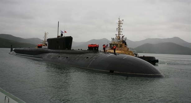 Khi không mang SLBM, một chiếc tàu ngầm có thể phóng đi tới 200 tên lửa siêu thanh, và \ Khi không mang SLBM, một chiếc tàu ngầm có thể phóng đi tới 200 tên lửa siêu thanh, và \