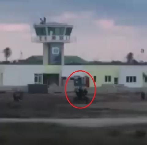 Dù vũ khí đã được điều đến Libya nhưng Tổng thống Thổ Nhĩ Kỳ Recep Tayyip Erdogan vẫn khẳng định, nước này sẽ tiếp tục sử dụng các biện pháp ngoại giao và quân sự để đảm bảo ổn định cho khu vực phía Nam nước này. Dù vũ khí đã được điều đến Libya nhưng Tổng thống Thổ Nhĩ Kỳ Recep Tayyip Erdogan vẫn khẳng định, nước này sẽ tiếp tục sử dụng các biện pháp ngoại giao và quân sự để đảm bảo ổn định cho khu vực phía Nam nước này.