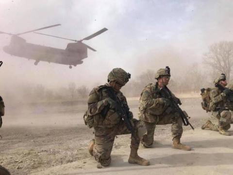 My chuyen gap Chinook khi Afghanistan dung lai Mi-17