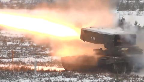 Clip TOS-1A thiêu đốt mục tiêu tại Leningrad