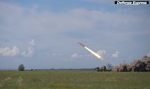 Ukraine khoe tên lửa có thể đánh chìm chiến hạm Nga