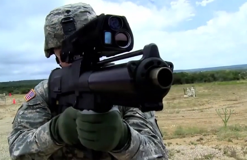 Theo nhà sản xuất Công ty ATK của Mỹ và hãng Heckler&Koch của Đức, XM25 loại súng được thiết kế để dùng đạn thông minh dẫn đường bằng laser. Theo nhà sản xuất Công ty ATK của Mỹ và hãng Heckler&Koch của Đức, XM25 loại súng được thiết kế để dùng đạn thông minh dẫn đường bằng laser.