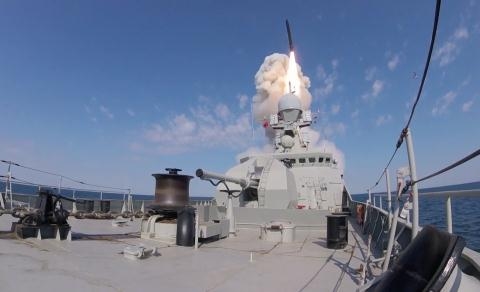 Việc Nga tăng cường sức mạnh quân sự toàn diện tại Crimea đang khiến Ukraine gặp nguy hiểm. \ Việc Nga tăng cường sức mạnh quân sự toàn diện tại Crimea đang khiến Ukraine gặp nguy hiểm. \
