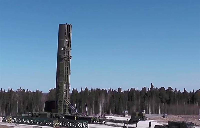 Cùng với kế hoạch phóng vệ tinh, nhà thầu Lockheed Martin đã nhận được một hợp đồng trị giá 4,442 triệu USD phát triển khái niệm Valkyrie Interceptor Terminal Hypersonic Defense (Phòng thủ đánh chặn siêu thanh Valkyrie). Người Mỹ tin rằng, Valkyrie sẽ có thể đối phó lại lợi thế của Nga và Trung Quốc về vũ khí siêu thanh. Cùng với kế hoạch phóng vệ tinh, nhà thầu Lockheed Martin đã nhận được một hợp đồng trị giá 4,442 triệu USD phát triển khái niệm Valkyrie Interceptor Terminal Hypersonic Defense (Phòng thủ đánh chặn siêu thanh Valkyrie). Người Mỹ tin rằng, Valkyrie sẽ có thể đối phó lại lợi thế của Nga và Trung Quốc về vũ khí siêu thanh.