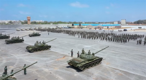 LNA bất ngờ công khai lô xe tăng T-62M hoàn toàn mới LNA bất ngờ công khai lô xe tăng T-62M hoàn toàn mới
