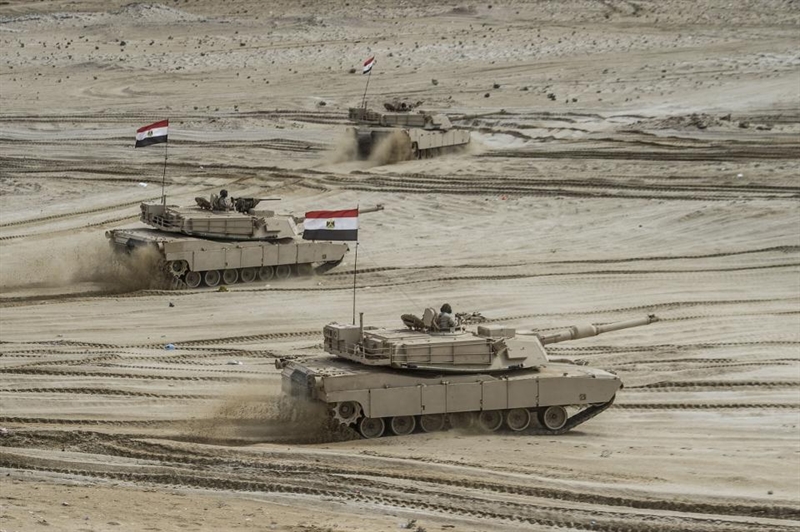 Lô tăng T-72 và cả Abrams được đích thân Tổng thống Ai Cập El-Sisi ra lệnh gửi đến Libya, đồng thời chỉ thị cho một số phi đội không quân Ai Cập sẵn sàng hỗ trợ lực lượng của Tướng Haftar giành lại thế trận chủ động trước liên minh Thổ-GNA. Lô tăng T-72 và cả Abrams được đích thân Tổng thống Ai Cập El-Sisi ra lệnh gửi đến Libya, đồng thời chỉ thị cho một số phi đội không quân Ai Cập sẵn sàng hỗ trợ lực lượng của Tướng Haftar giành lại thế trận chủ động trước liên minh Thổ-GNA.