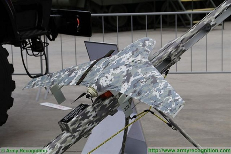 Mẫu UAV này có thể cất cánh bằng máy phóng cao su, máy khí nén và hạ cánh bằng dù. Mẫu UAV này có thể cất cánh bằng máy phóng cao su, máy khí nén và hạ cánh bằng dù.