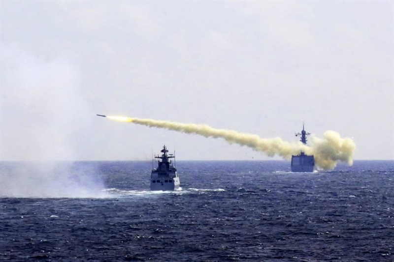 Tờ Defense News của Mỹ cho biết, Iran đặc biệt quan tâm tới bảo vệ dải bờ biển dài của mình, trong đó có vị trí chiến lược của khu vực bờ biển Makran, đặc biệt quan trọng là trung tâm hóa dầu thứ 3 ở Chabahar và khu vực mậu dịch tự do trên dải bờ biển này. Tờ Defense News của Mỹ cho biết, Iran đặc biệt quan tâm tới bảo vệ dải bờ biển dài của mình, trong đó có vị trí chiến lược của khu vực bờ biển Makran, đặc biệt quan trọng là trung tâm hóa dầu thứ 3 ở Chabahar và khu vực mậu dịch tự do trên dải bờ biển này.