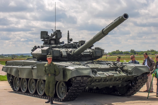 Nhận định về kế hoạch nâng cấp của Nga, tạp chí Defence-blog cho rằng, việc Bộ Quốc phòng Nga nâng cấp tăng T-90 là dấu hiệu cho thấy dòng xe tăng chiến đấu chủ lực T-14 Armata chưa thể trở thành xương sống của lực lượng tăng-thiết giáp Nga trong thời gian ngắn hạn tới. Nhận định về kế hoạch nâng cấp của Nga, tạp chí Defence-blog cho rằng, việc Bộ Quốc phòng Nga nâng cấp tăng T-90 là dấu hiệu cho thấy dòng xe tăng chiến đấu chủ lực T-14 Armata chưa thể trở thành xương sống của lực lượng tăng-thiết giáp Nga trong thời gian ngắn hạn tới.