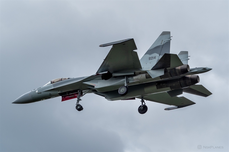 Như vậy, Ai Cập đã mua Su-35 với mức giá đắt đỏ hơn cả tiêm kích tàng hình F-35 của Mỹ. Bởi ngay trước khi mức giá Su-35 được công khai, Giám đốc điều hành của Lockheed Martin là Marilyn Hewson cho biết, giá bán của loại chiến đấu cơ thế hệ 5 F-35 có thể giảm xuống mức 80 triệu USD/chiếc. Như vậy, Ai Cập đã mua Su-35 với mức giá đắt đỏ hơn cả tiêm kích tàng hình F-35 của Mỹ. Bởi ngay trước khi mức giá Su-35 được công khai, Giám đốc điều hành của Lockheed Martin là Marilyn Hewson cho biết, giá bán của loại chiến đấu cơ thế hệ 5 F-35 có thể giảm xuống mức 80 triệu USD/chiếc.