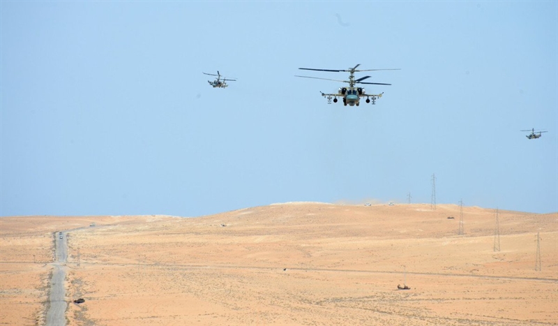 Ka-52 có thể bay với tốc độ tối đa 300km/h, trần bay tới 5.500m, tầm bay đến 1110 km. Trực thăng Nga được trang bị một số loại tên lửa chống tăng có điều khiển, tên lửa không đối không, rocket tấn công mặt đất 80 mm và pháo tự động tốc độ cao 30 mm. Ka-52 có thể bay với tốc độ tối đa 300km/h, trần bay tới 5.500m, tầm bay đến 1110 km. Trực thăng Nga được trang bị một số loại tên lửa chống tăng có điều khiển, tên lửa không đối không, rocket tấn công mặt đất 80 mm và pháo tự động tốc độ cao 30 mm.