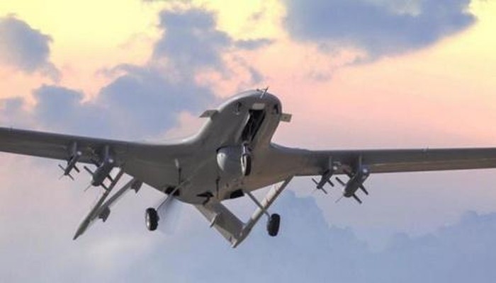 Với Bayraktar, Thổ Nhĩ Kỳ đã vượt trước Nga về công nghệ phát triển UCAV và hoàn toàn có thể bỏ qua việc nhờ tới những chiếc máy bay tấn công không người lái MQ-1 Predator của Mỹ đóng tại căn cứ không quân Incirlik để tiêu diệt các mục tiêu khủng bố nằm dọc biên giới với Syria. Cùng với đó là chủ động hơn trong việc lựa chọn mục tiêu của mình. Với Bayraktar, Thổ Nhĩ Kỳ đã vượt trước Nga về công nghệ phát triển UCAV và hoàn toàn có thể bỏ qua việc nhờ tới những chiếc máy bay tấn công không người lái MQ-1 Predator của Mỹ đóng tại căn cứ không quân Incirlik để tiêu diệt các mục tiêu khủng bố nằm dọc biên giới với Syria. Cùng với đó là chủ động hơn trong việc lựa chọn mục tiêu của mình.