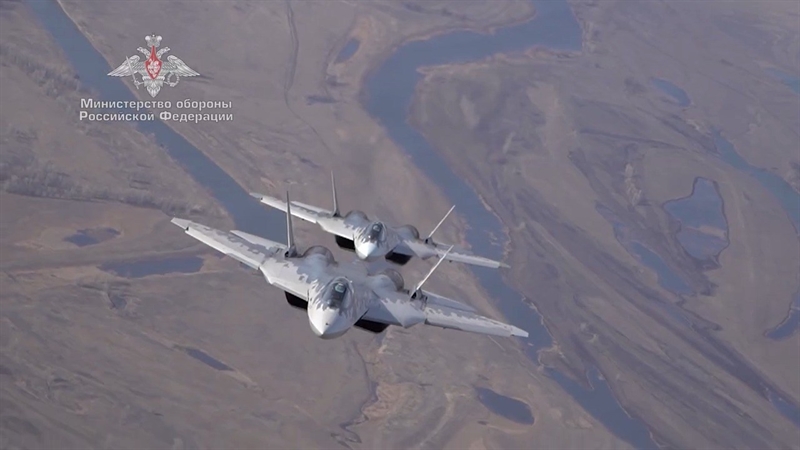 RVV-BD cho phép Su-57 tấn công các mục tiêu bay quan trọng, kể cả máy bay tàng hình và mục tiêu siêu thanh mà không phải bay vào khu vực sát thương của phòng không đối phương, cũng như có lợi thế trong các tình huống không chiến. RVV-BD cho phép Su-57 tấn công các mục tiêu bay quan trọng, kể cả máy bay tàng hình và mục tiêu siêu thanh mà không phải bay vào khu vực sát thương của phòng không đối phương, cũng như có lợi thế trong các tình huống không chiến.